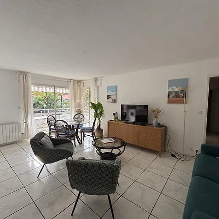 Spacieux 3 Pieces Avec Terrasse, A 3 Min, Linge Et Menage Inclus *