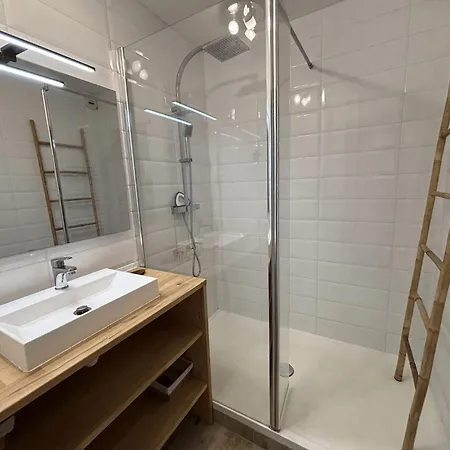 Spacieux 3 Pieces Avec Terrasse, A 3 Min, Linge Et Menage Inclus