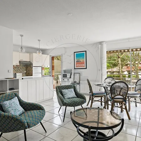 Spacieux 3 Pieces Avec Terrasse, A 3 Min, Linge Et Menage Inclus Διαμέρισμα *