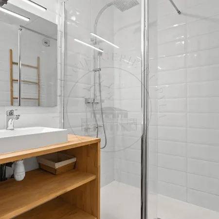 Spacieux 3 Pieces Avec Terrasse, A 3 Min, Linge Et Menage Inclus Διαμέρισμα Αρασόν