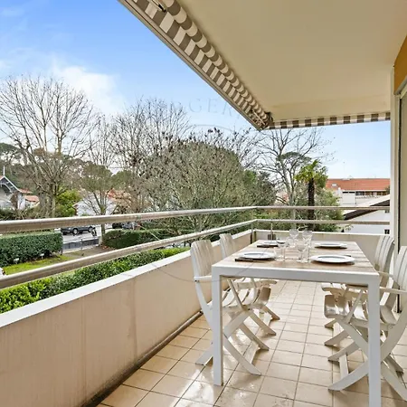 Spacieux 3 Pieces Avec Terrasse, A 3 Min, Linge Et Menage Inclus Διαμέρισμα