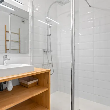 Spacieux 3 Pieces Avec Terrasse, A 3 Min, Linge Et Menage Inclus Апартаменты