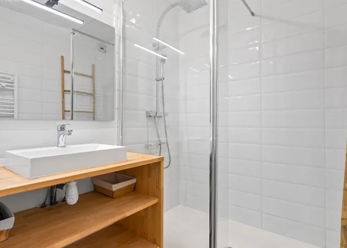 Spacieux 3 Pieces Avec Terrasse, A 3 Min, Linge Et Menage Inclus Апартаменты